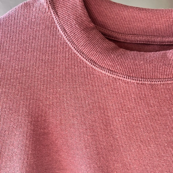 Vuori Long Sleeve Pose Fitted Tee - Picture 4 of 8